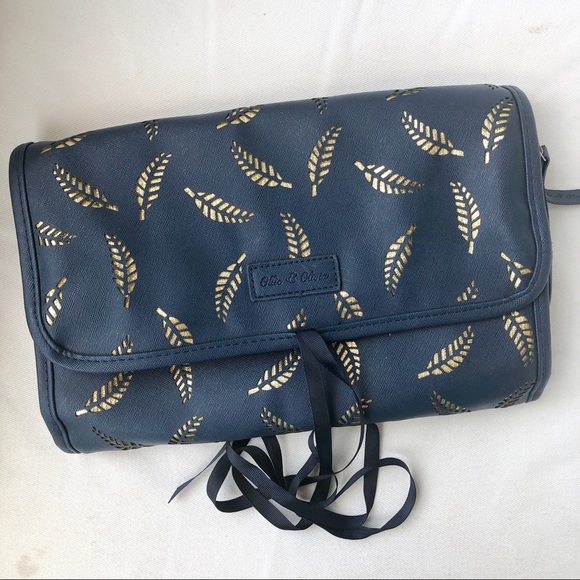 Anthropologie Handbags - Ollie & Olivia Hanging Rollup Cosmetic Travel Case